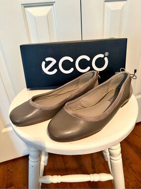 ECCO Goya Leather Ballet Flats Size 38 / US 7-7.5 Wild Dove New with Box